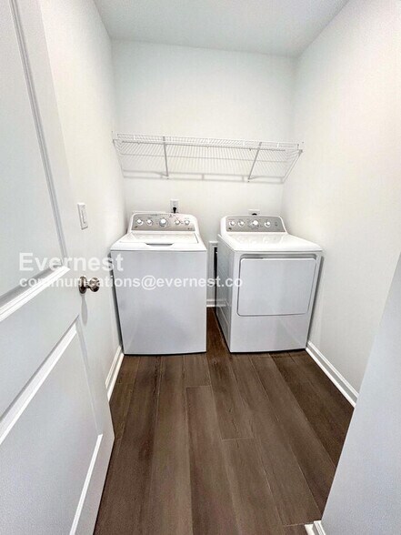 Building Photo - 44 Regal Gdns Ct