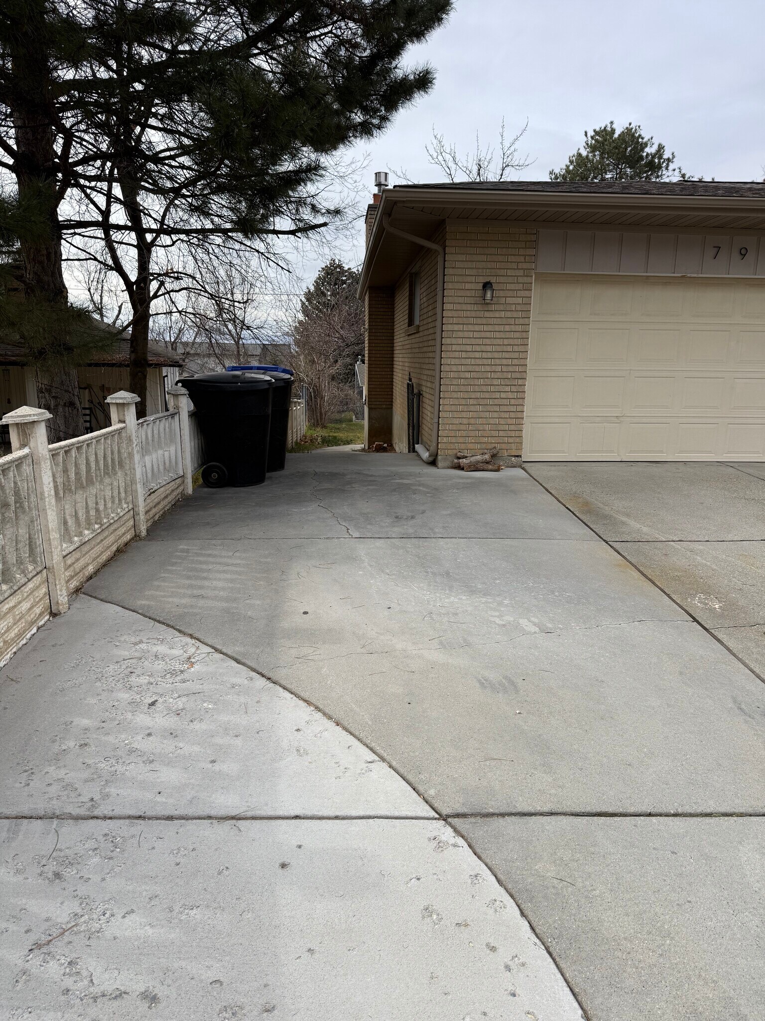 Building Photo - 7928 S DA VINCI DR