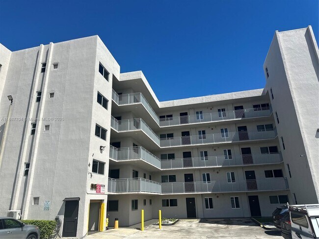 Building Photo - 9915 W Okeechobee Rd