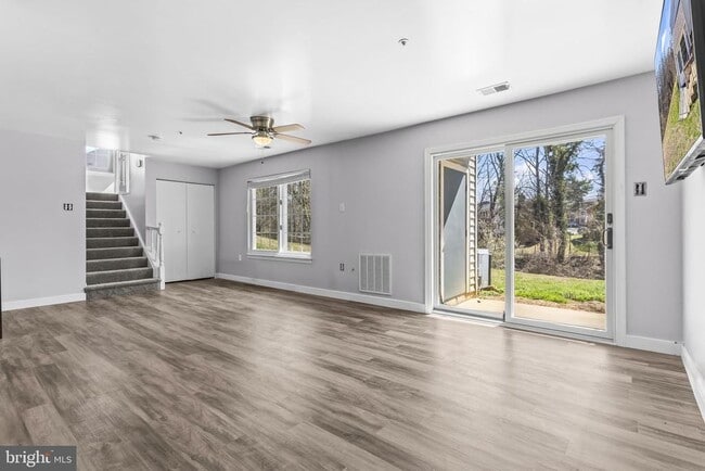 Building Photo - 8730 Grasmere Ct