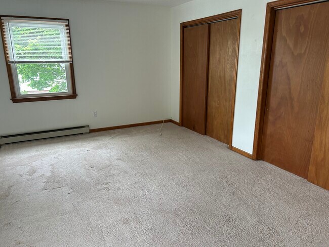 Building Photo - 6 Ridge Pl
