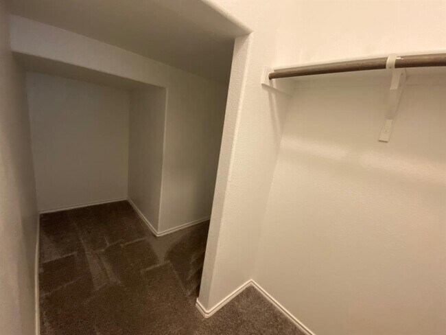 Building Photo - 97 Quarryman Dr