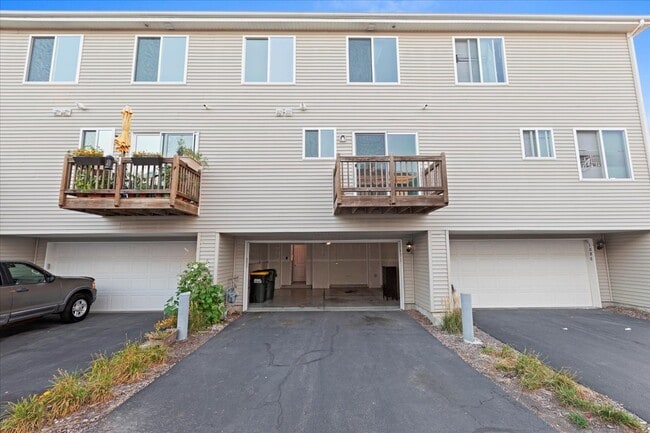 Building Photo - 1092 Sapphire Ln