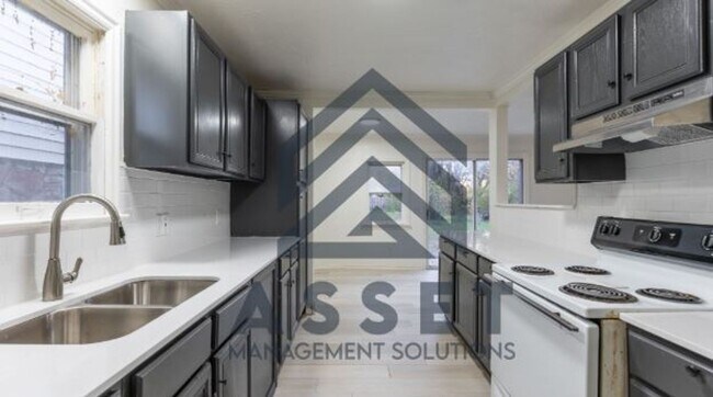 Building Photo - 4 Bedroom Rent to Own Home Available!