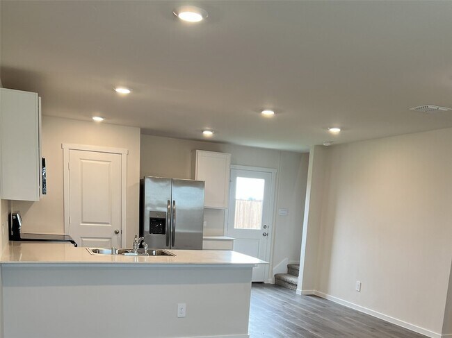 Building Photo - 4484 Bonney Ave