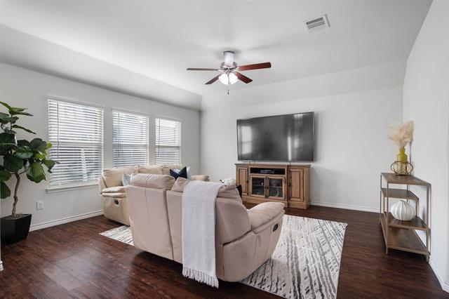 Building Photo - 3613 Sabine Dr