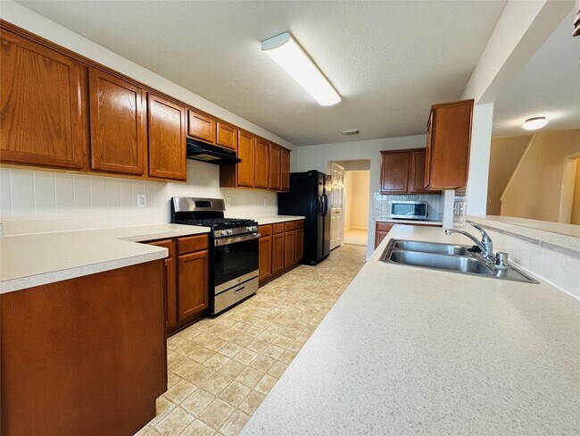 Building Photo - 8003 Beech Park Ln