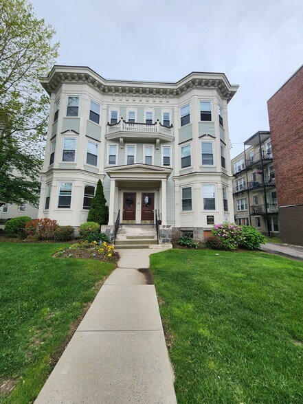 Building Photo - 55 Ashford St