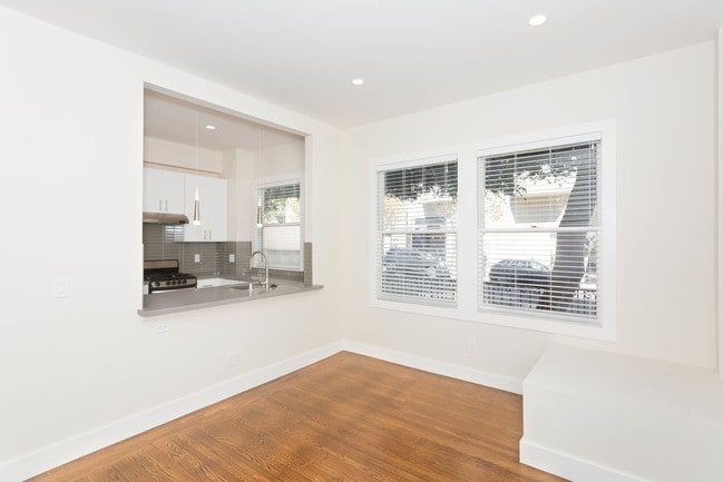Unit 114 - 947 Bush
