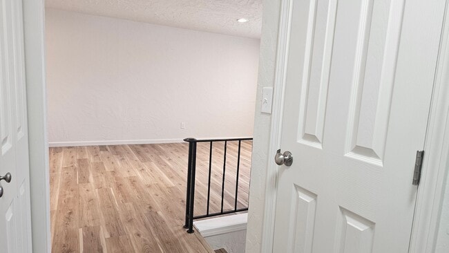 Building Photo - 4 Bedroom Bench Home Fully Remodeled