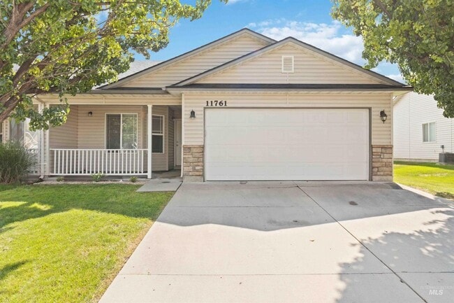 Building Photo - 11761 W Blueberry Ave