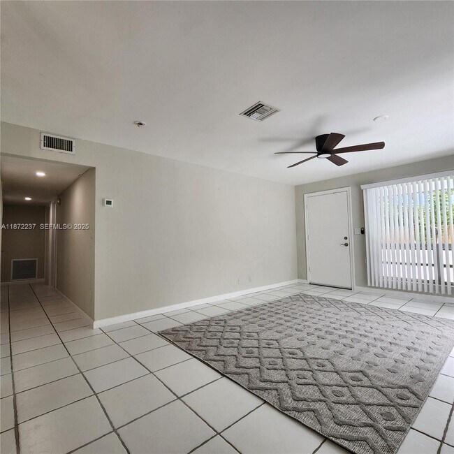 Building Photo - 1940 NE 31st Ct