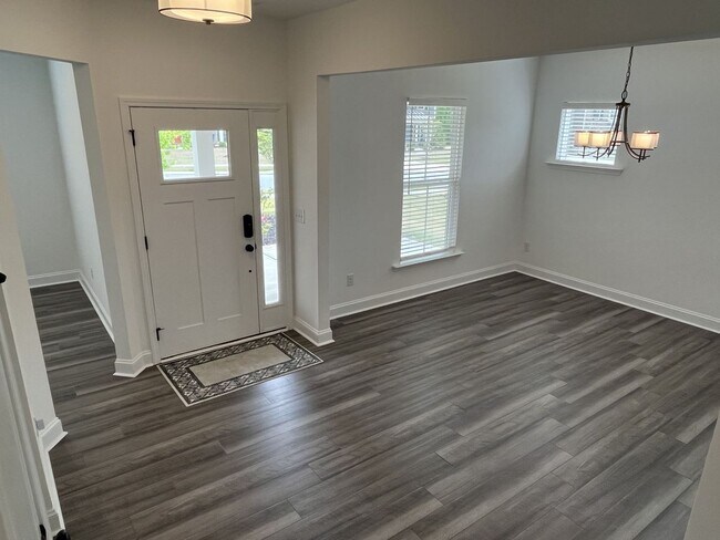 Building Photo - 616 Southstone Dr