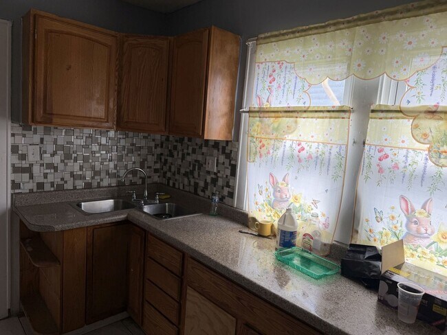 Building Photo - 10108 S State St