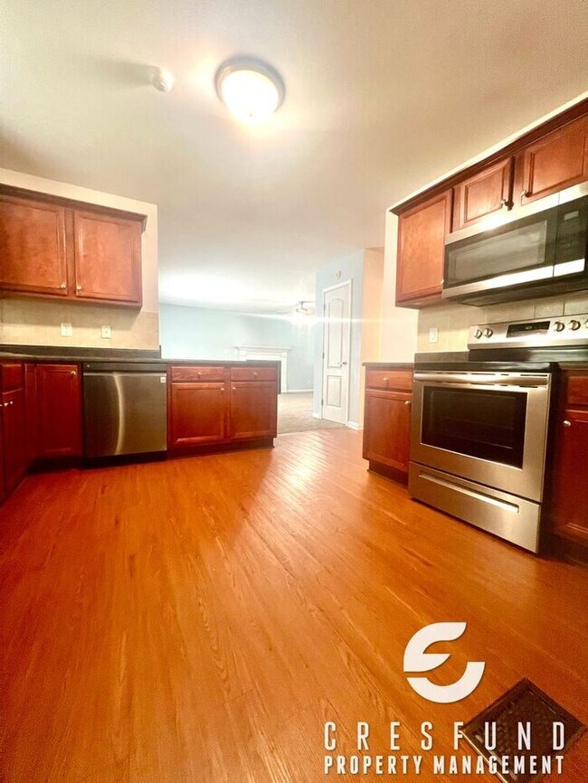 Building Photo - 3bedroom 2.5 Bath Home in Overhills Creek-...