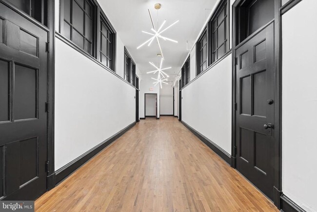 Building Photo - 240 Hermitage St