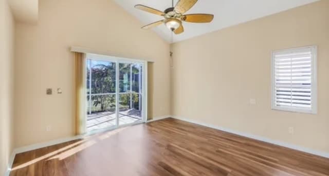 Building Photo - 384 Pindo Palm Dr