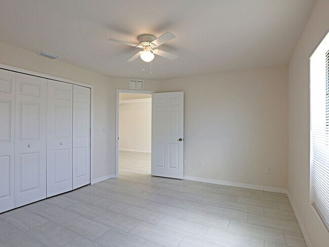 Building Photo - Cape Coral 828