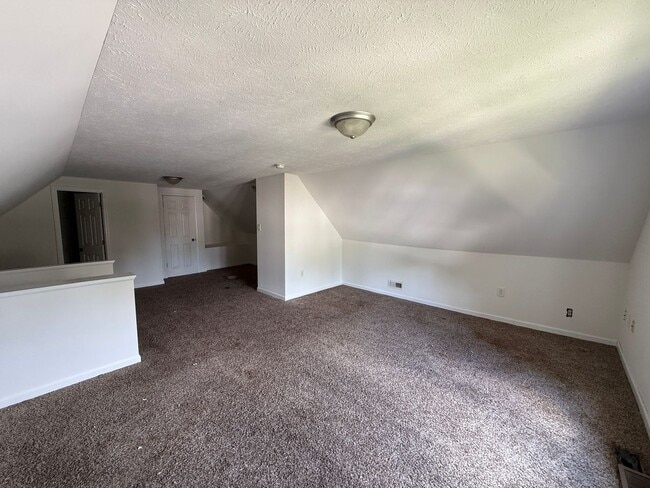 Building Photo - 942 W Edwards St