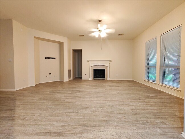 Building Photo - 7127 Bristol Ridge Dr