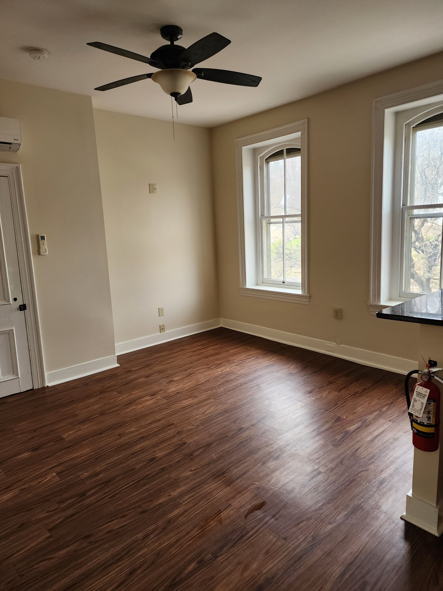 Building Photo - 248 Bushkill St
