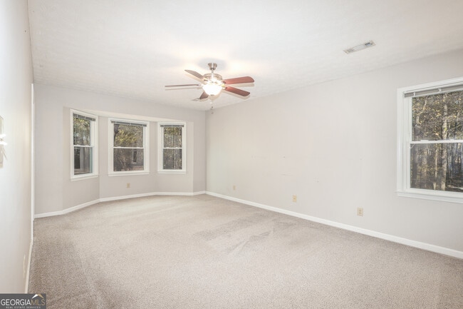 Building Photo - 801 Agate Edge