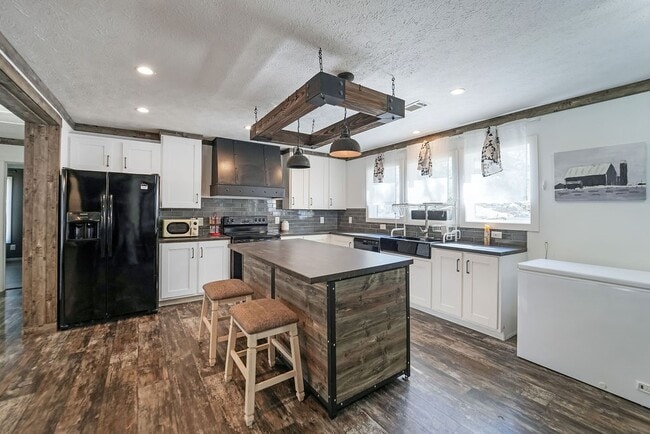 Building Photo - 29703 Midland St