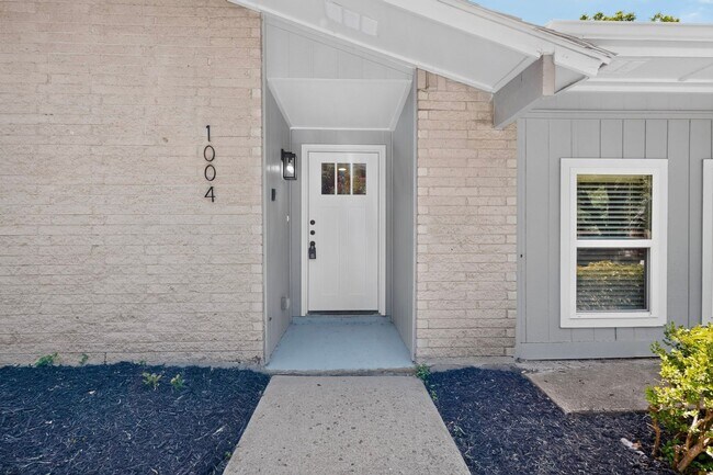Building Photo - Plano Gem Ready To Be Your Home