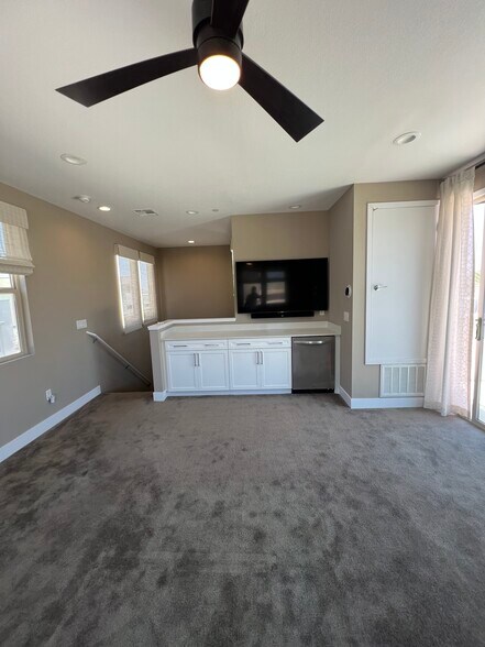 Building Photo - 11361 Gravitation Dr