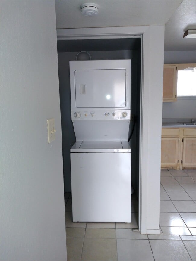 Building Photo - 105 Rockwell Way