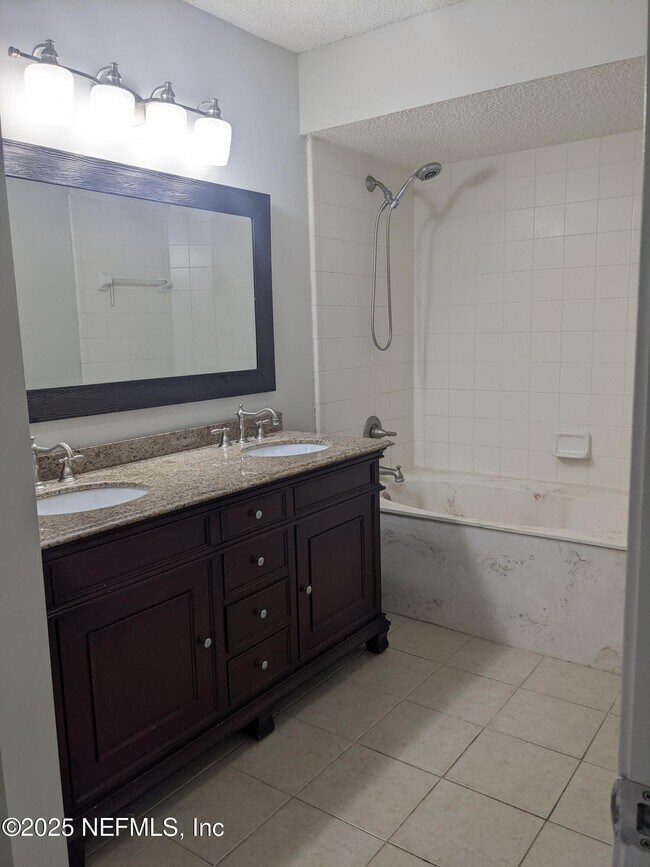 Building Photo - 13576 Capistrano Dr S