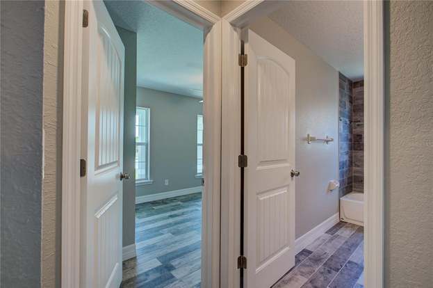 Building Photo - 129 Glades Dr