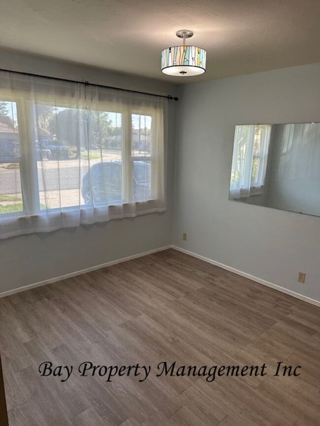 Building Photo - Lovely 3-Bedroom, 2-Bath Home Near Mission...