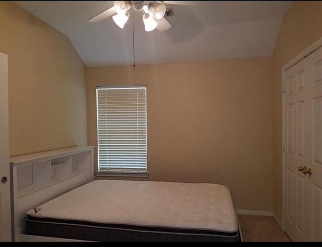 Building Photo - 15019 Rockdale Bridge Ln
