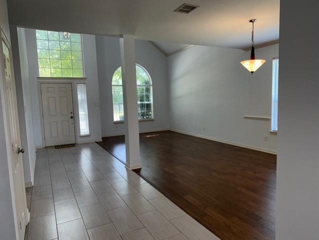 Building Photo - 1613 Clarke Springs Dr