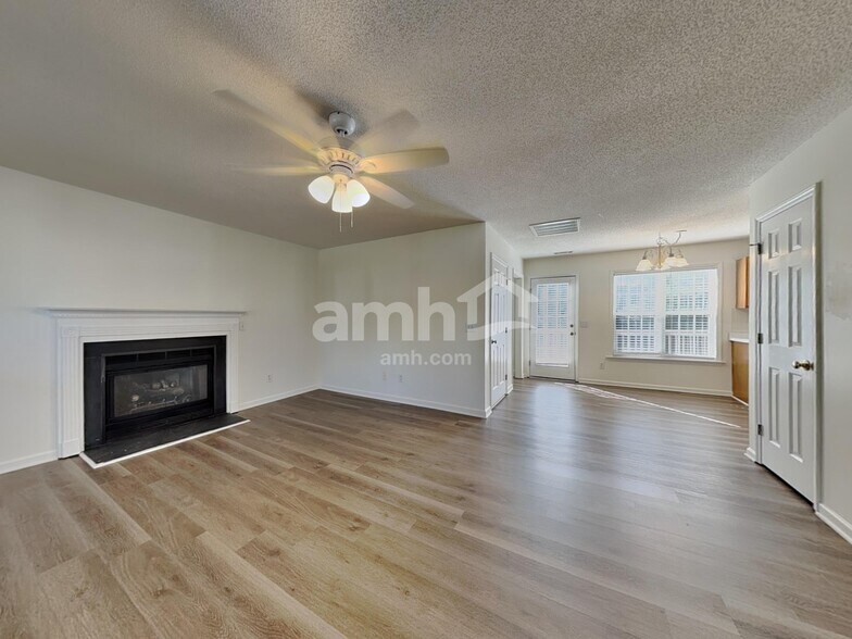 Building Photo - 5520 Bridgegate Dr