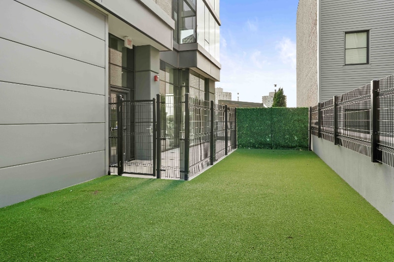 Building Photo - 2121 S Michigan Ave