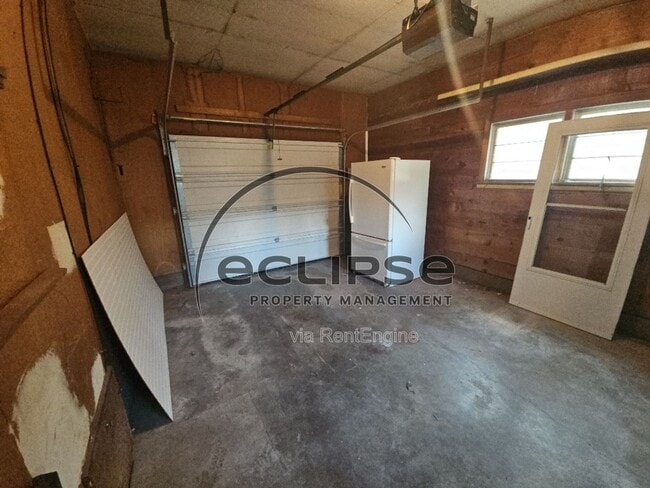 Building Photo - 102 Poncha Ave