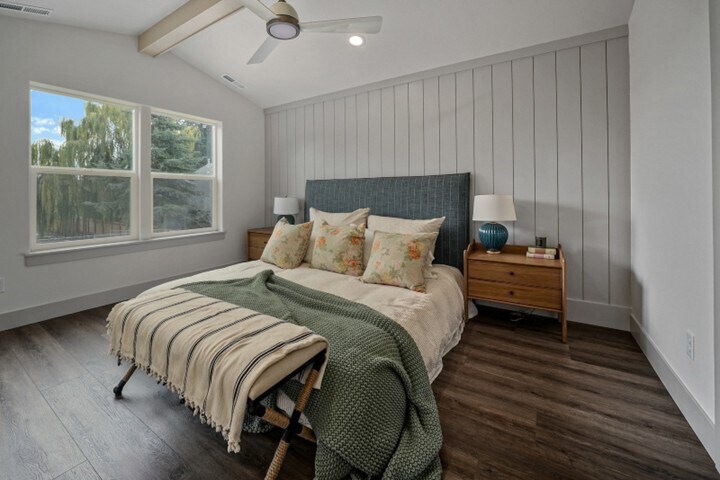 Building Photo - 1321 Oppek St NE