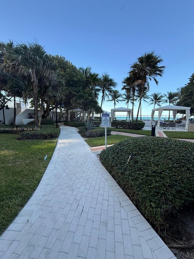 Building Photo - 3001 S Ocean Dr