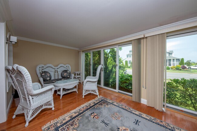 Building Photo - 3201 Bayland Dr