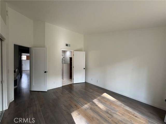 Building Photo - 5 Meadowbrook