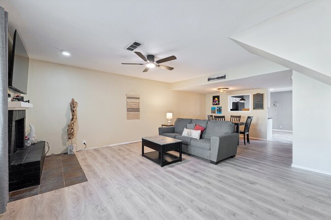 Building Photo - 9605 Hefner Village Blvd