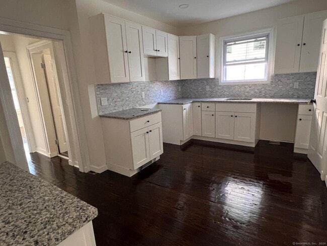 Building Photo - 33 Marion St