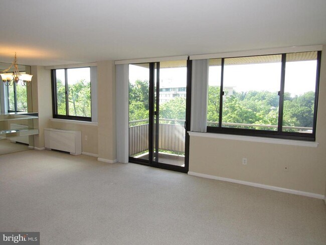 Building Photo - 4201 Cherry Hill Rd