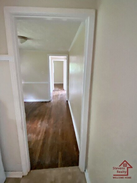 Building Photo - 25 N Franklin Ave