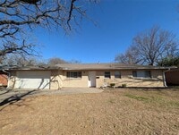 Building Photo - 2105 Forest Ave