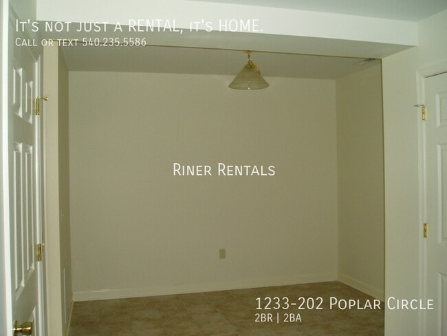 Building Photo - 1233 Poplar Cir
