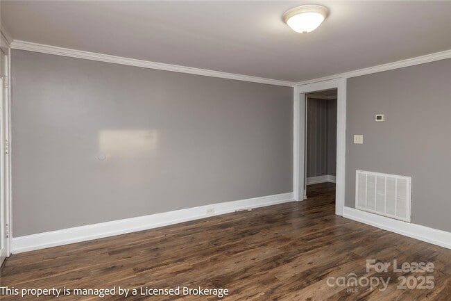 Building Photo - 757 S 5th St