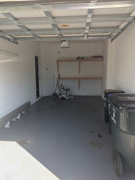 Building Photo - 1063 Jonah Dr